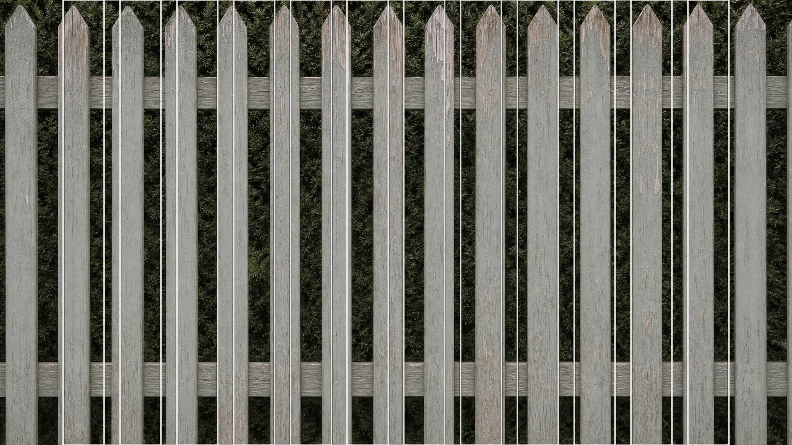 12 column grid overlay on a picket fence of evenly spaced pales and equal gaps