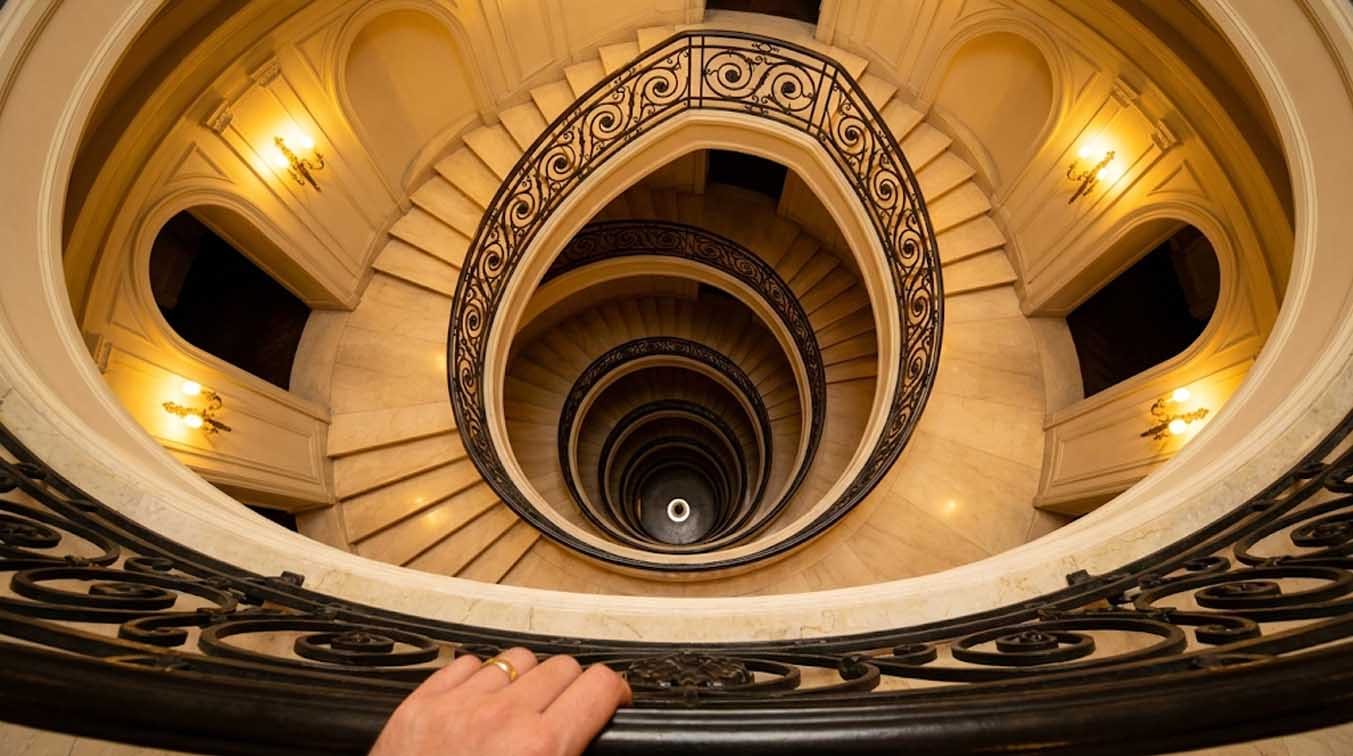 Reference photo — drag the handle to apply the golden spiral overlay